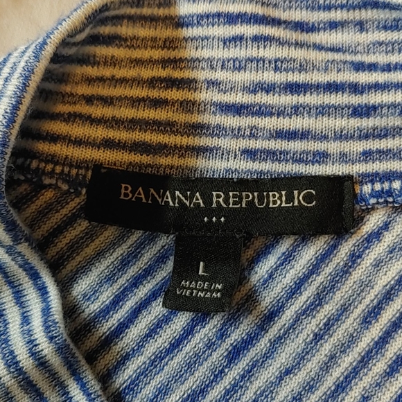 Banana Republic sleeveless stripped blouse - Picture 2 of 2